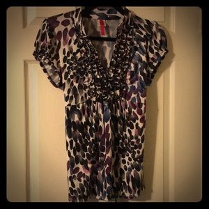 Ruffled Vneck blouse